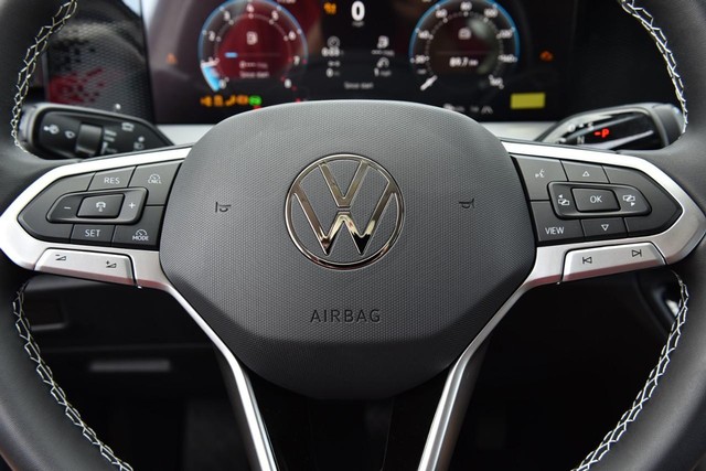 Volkswagen Tiguan Vehicle Image 18