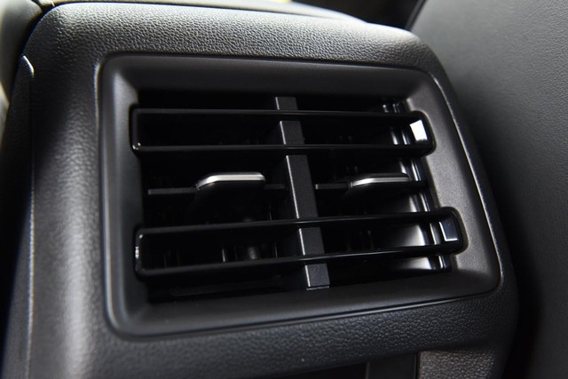 Volkswagen Tiguan Vehicle Image 22