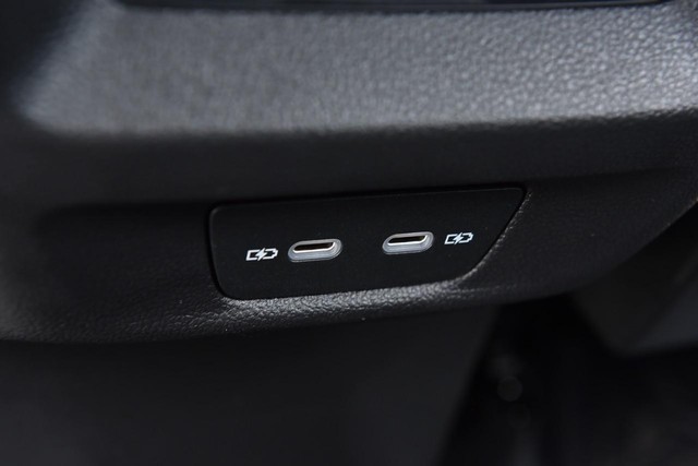 Volkswagen Tiguan Vehicle Image 23
