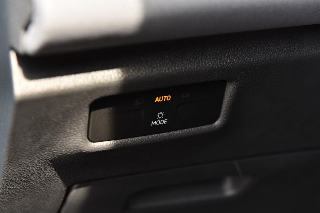 Volkswagen Tiguan Vehicle Full-screen Gallery Image 11