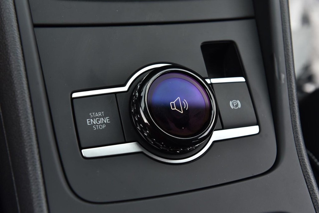 Volkswagen Tiguan Vehicle Full-screen Gallery Image 17