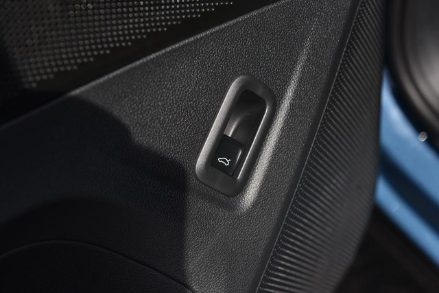 Volkswagen Tiguan Vehicle Image 09