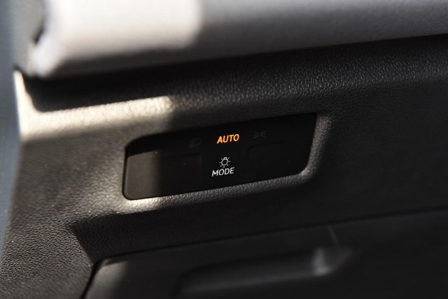 Volkswagen Tiguan Vehicle Image 11