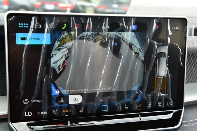 Volkswagen Tiguan Vehicle Image 14