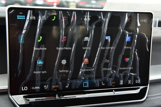Volkswagen Tiguan Vehicle Image 15