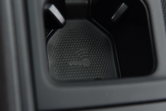 Volkswagen Tiguan Vehicle Image 16