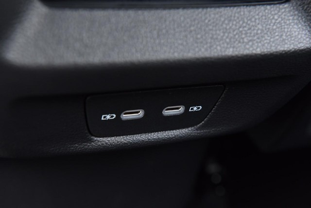 Volkswagen Tiguan Vehicle Image 24