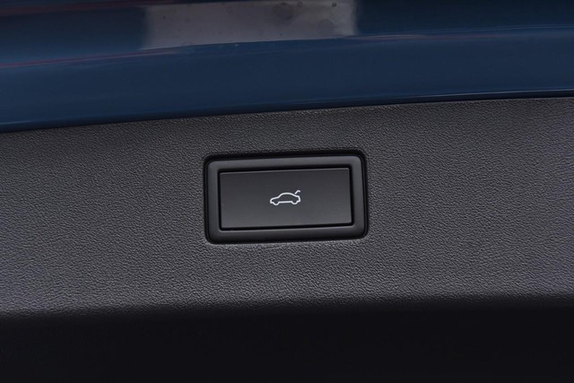 Volkswagen Tiguan Vehicle Image 26