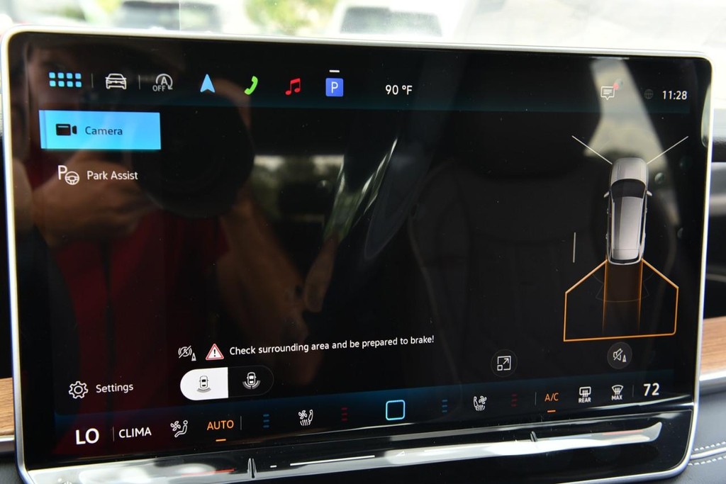 Volkswagen Tiguan Vehicle Full-screen Gallery Image 13