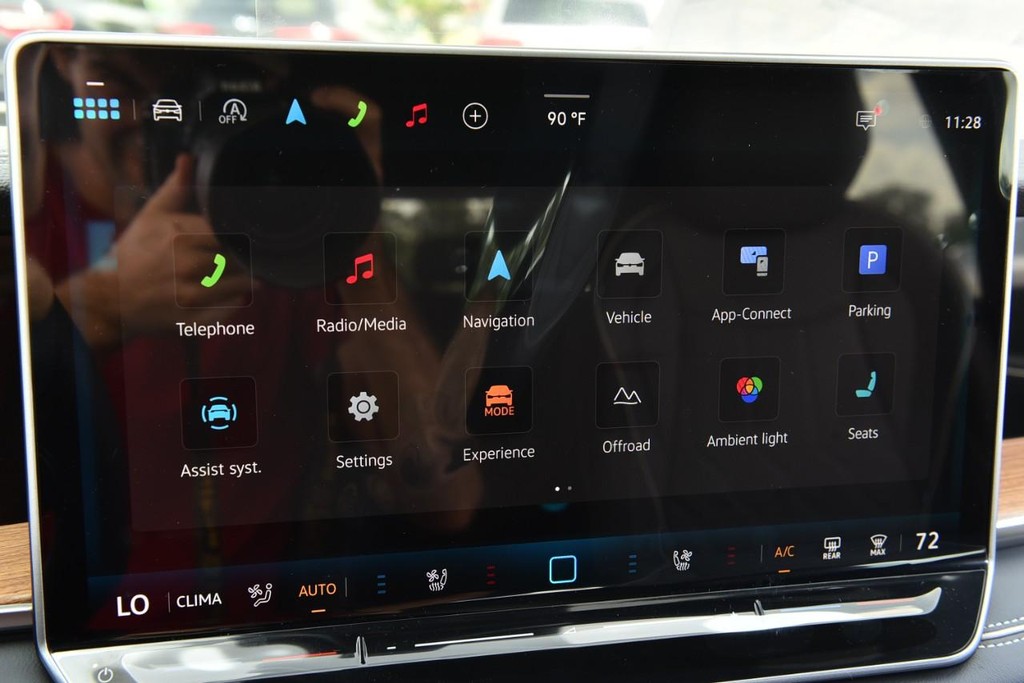 Volkswagen Tiguan Vehicle Full-screen Gallery Image 14