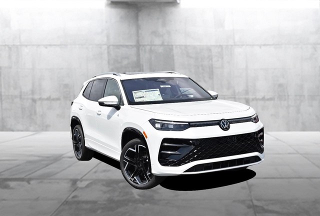Volkswagen Tiguan Vehicle Image 02
