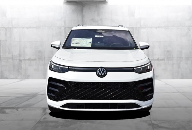 Volkswagen Tiguan Vehicle Image 04