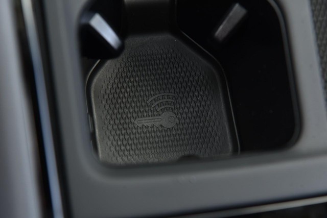 Volkswagen Tiguan Vehicle Image 15