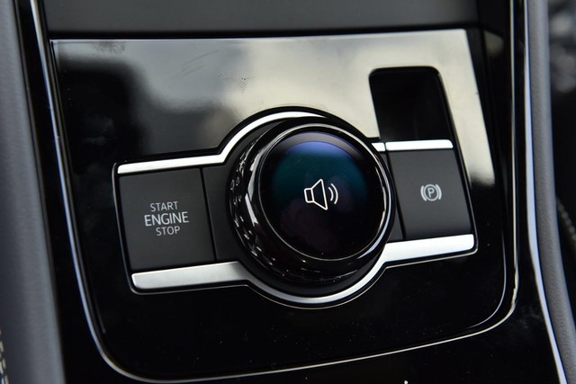 Volkswagen Tiguan Vehicle Image 16