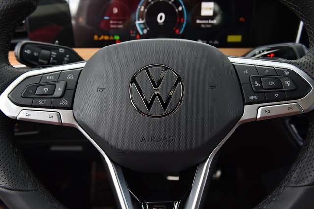 Volkswagen Tiguan Vehicle Image 17