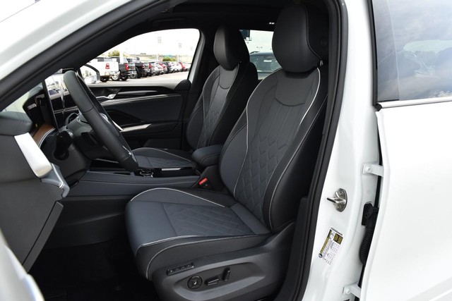 Volkswagen Tiguan Vehicle Image 18