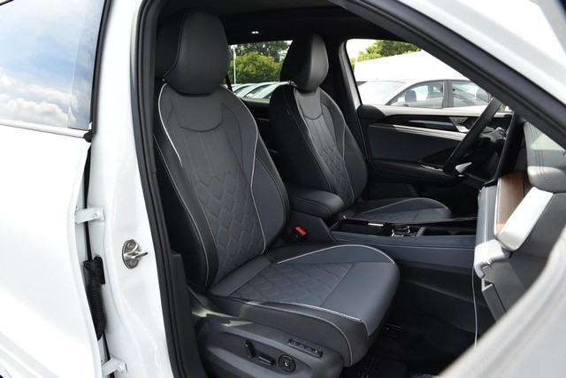 Volkswagen Tiguan Vehicle Image 19