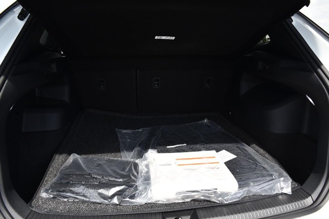 Volkswagen Tiguan Vehicle Image 24