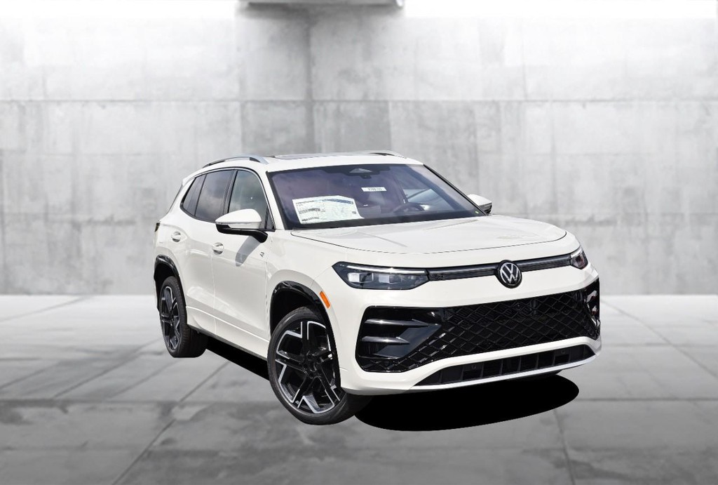 Volkswagen Tiguan Vehicle Full-screen Gallery Image 2