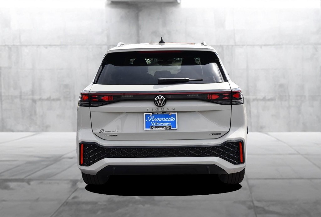 Volkswagen Tiguan Vehicle Full-screen Gallery Image 6