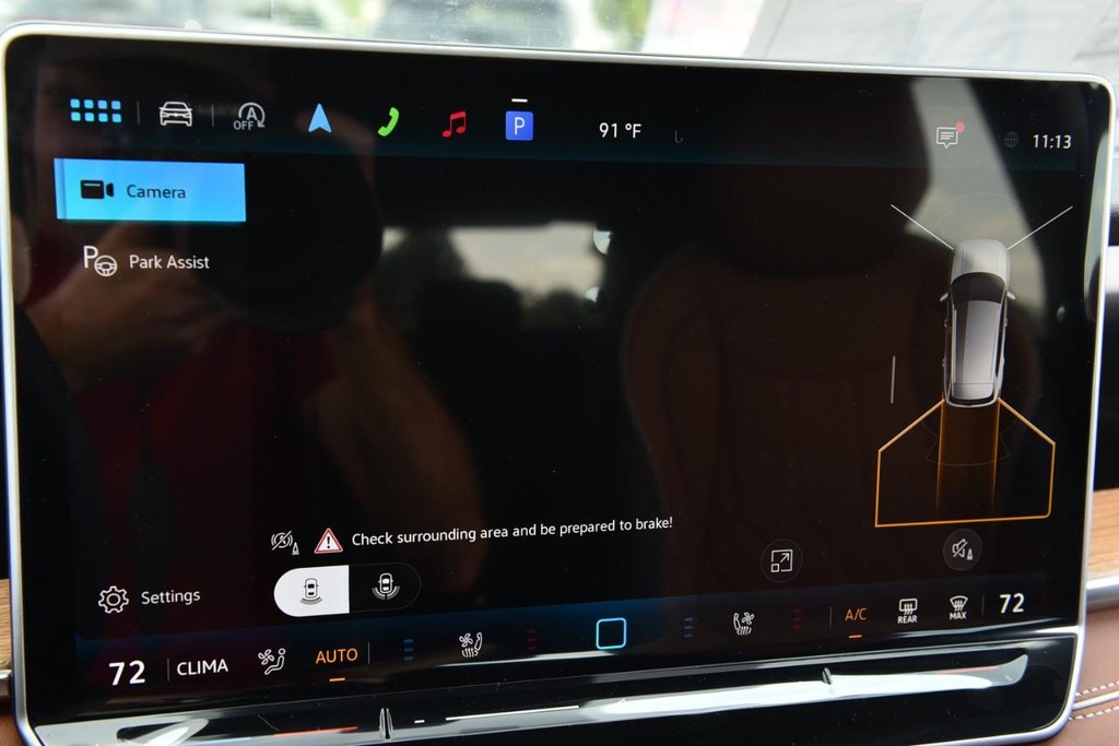 Volkswagen Tiguan Vehicle Full-screen Gallery Image 13