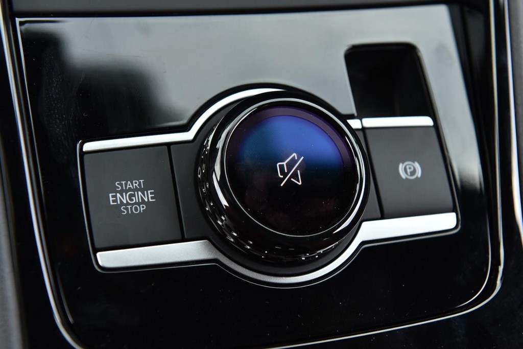 Volkswagen Tiguan Vehicle Full-screen Gallery Image 16