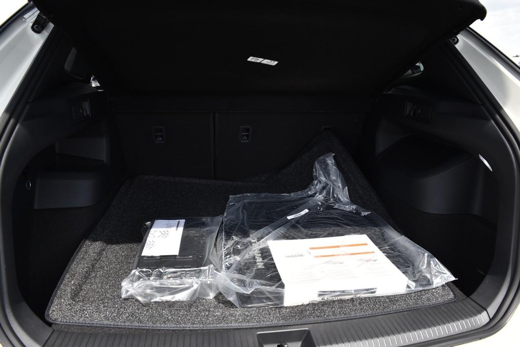 Volkswagen Tiguan Vehicle Full-screen Gallery Image 24