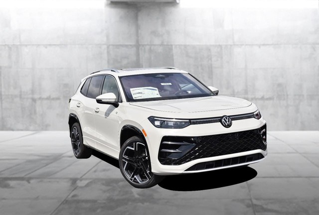 Volkswagen Tiguan Vehicle Image 02