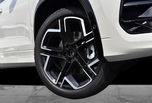 Volkswagen Tiguan Vehicle Image 03