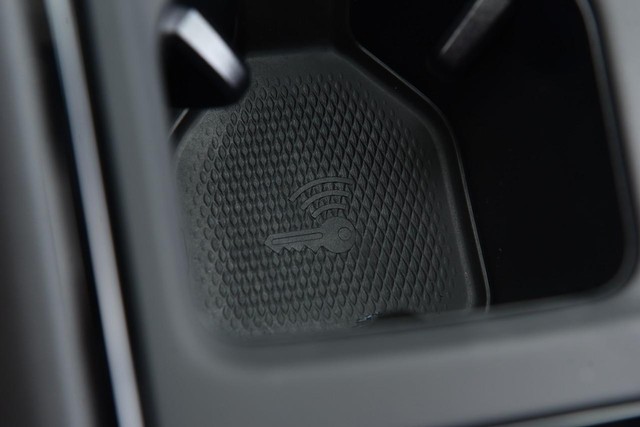 Volkswagen Tiguan Vehicle Image 15