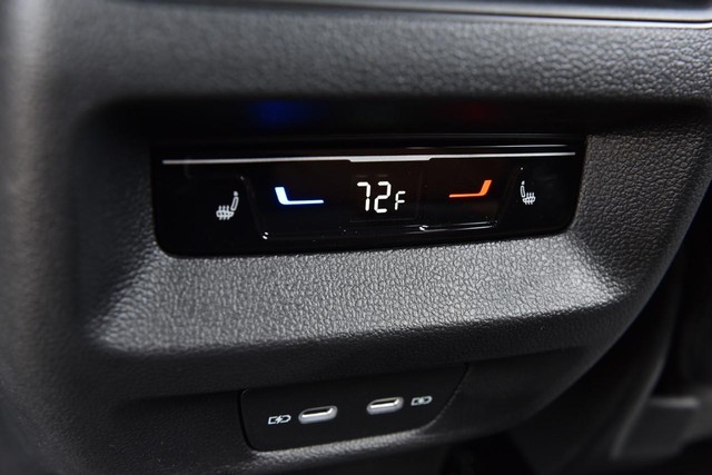 Volkswagen Tiguan Vehicle Image 23