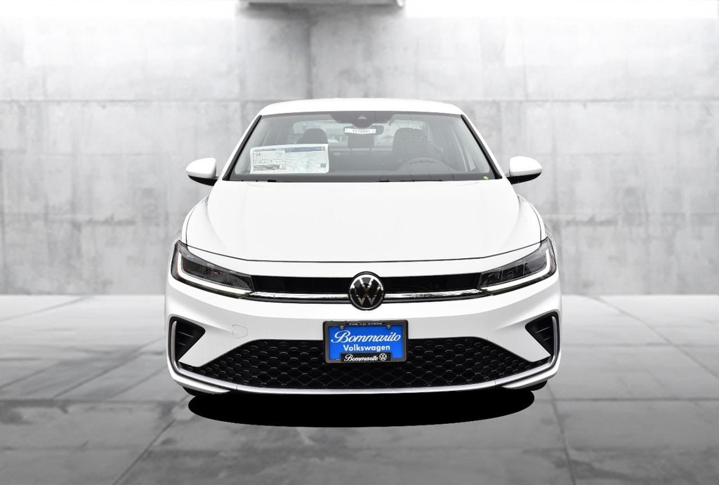 Volkswagen Jetta Vehicle Full-screen Gallery Image 4