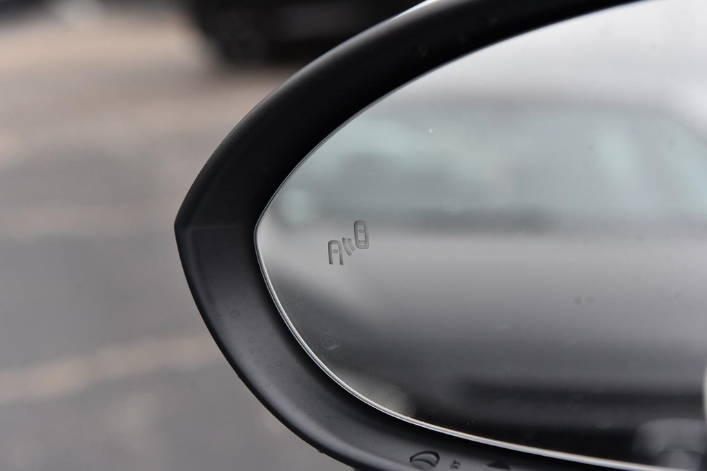 Volkswagen Jetta Vehicle Full-screen Gallery Image 10