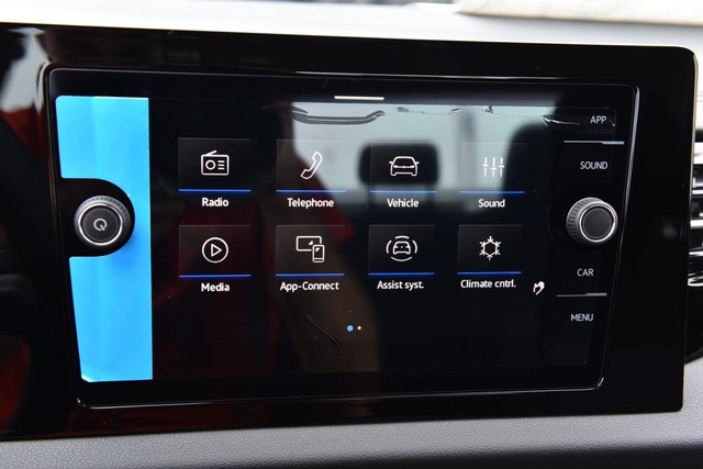 Volkswagen Jetta Vehicle Image 14