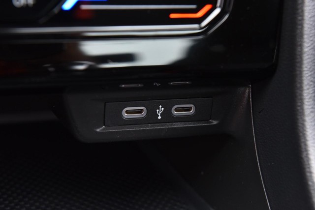 Volkswagen Jetta Vehicle Image 16