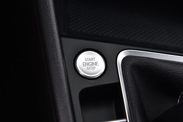 Volkswagen Jetta Vehicle Image 17