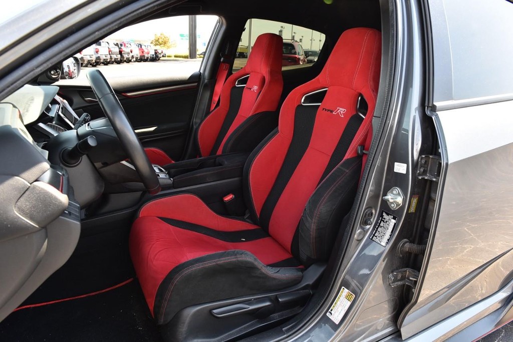 Honda Civic Type R Vehicle Full-screen Gallery Image 20