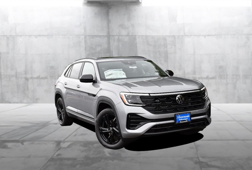 Volkswagen Atlas Cross Sport Vehicle Full-screen Gallery Image 2