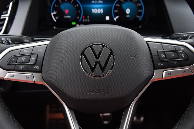 Volkswagen Atlas Cross Sport Vehicle Image 18