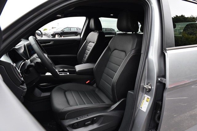 Volkswagen Atlas Cross Sport Vehicle Image 19