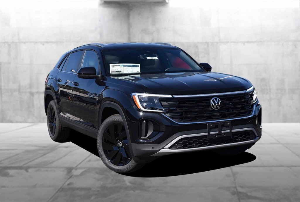 Volkswagen Atlas Cross Sport Vehicle Full-screen Gallery Image 2