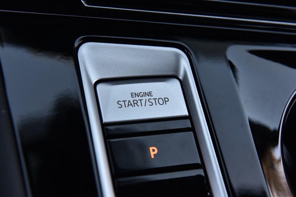 Volkswagen Atlas Cross Sport Vehicle Full-screen Gallery Image 17
