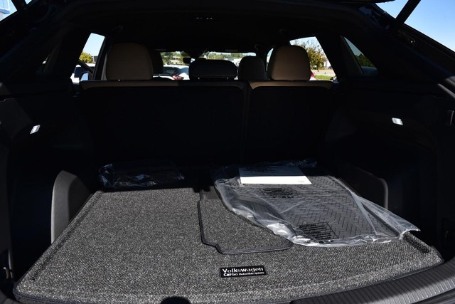 Volkswagen Atlas Cross Sport Vehicle Image 24
