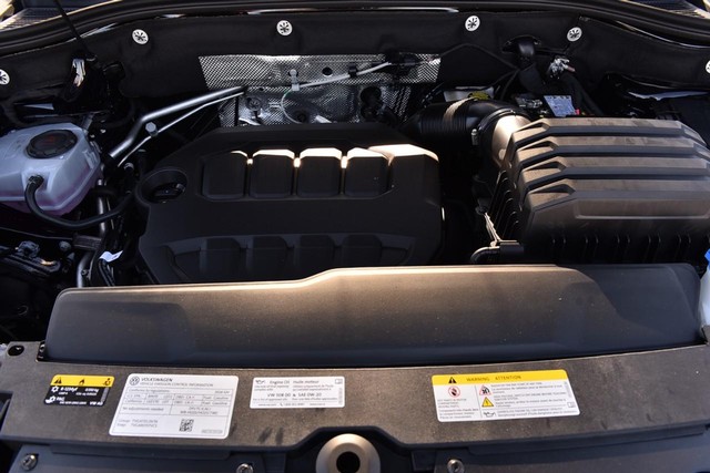 Volkswagen Atlas Cross Sport Vehicle Image 26