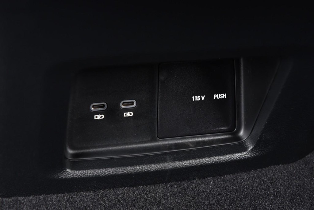 Volkswagen Atlas Cross Sport Vehicle Full-screen Gallery Image 24