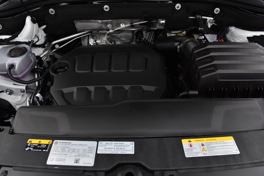 Volkswagen Atlas Cross Sport Vehicle Full-screen Gallery Image 27