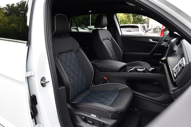 Volkswagen Atlas Cross Sport Vehicle Image 20