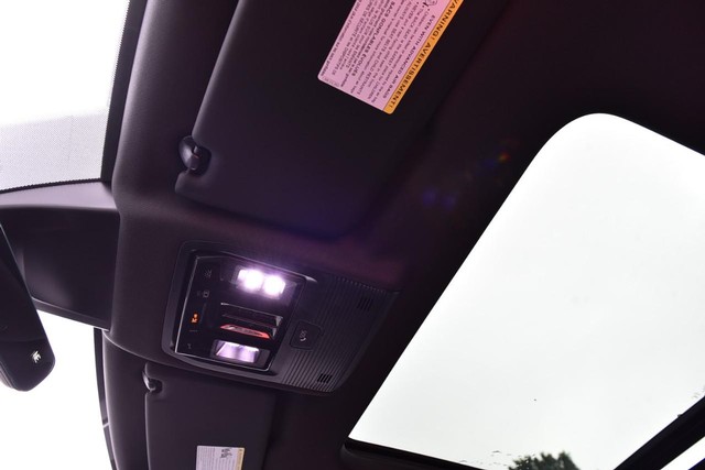 Volkswagen Atlas Cross Sport Vehicle Image 21