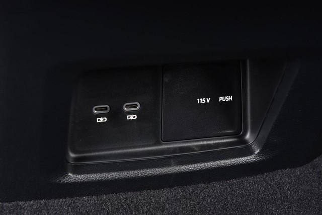 Volkswagen Atlas Cross Sport Vehicle Image 24