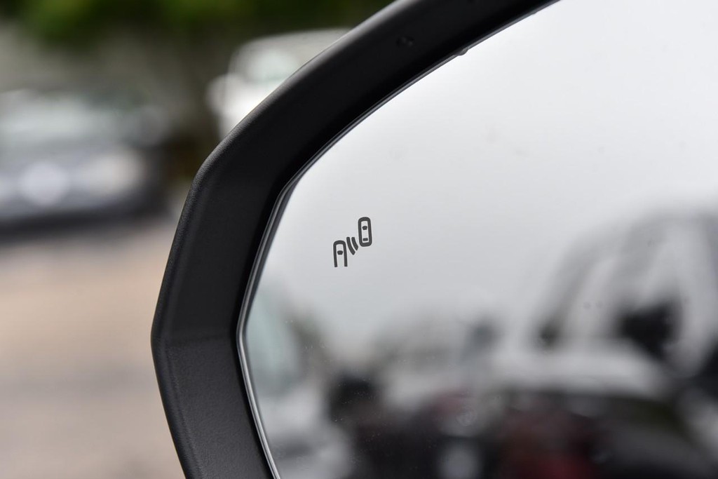 Volkswagen Taos Vehicle Full-screen Gallery Image 9